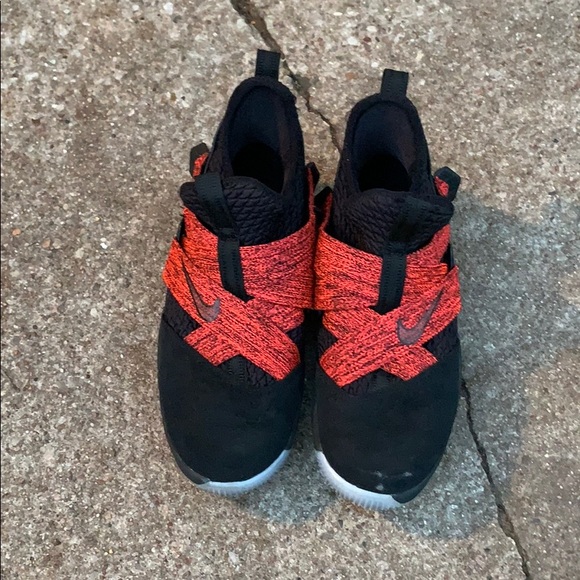 men's nike lebron soldier 12 tb basketball shoes